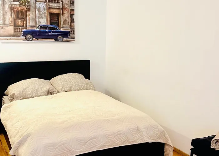 Flat 8 דירה אינגולשטאט